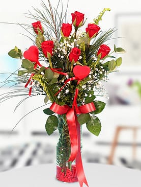 7 kırmızı gül vazo