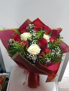 10 kırmızı beyaz gül buket