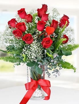 15 kırmızı gül vazo