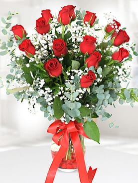 15 kırmızı gül vazo