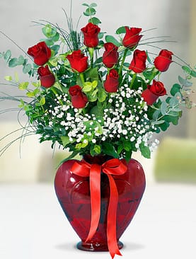 11 kırmızı gül kalp vazo