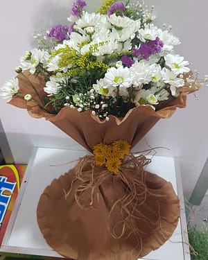 renkli papatya buket