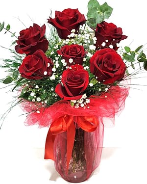 7 kırmızı gül vazo