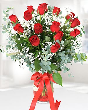 15 kırmızı gül vazo