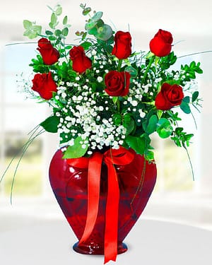 7 kırmızı gül kalp vazo